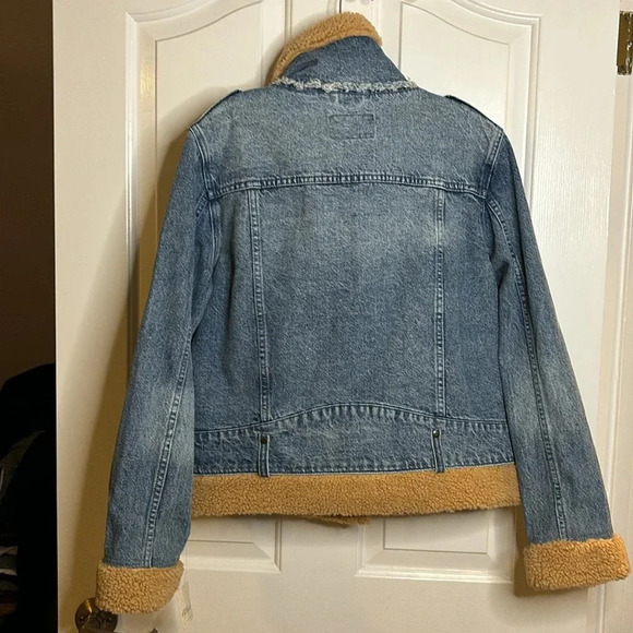 NWT women’s FREE PEOPLE blue denim jacket with faux fur trim size small - Picture 6 of 9